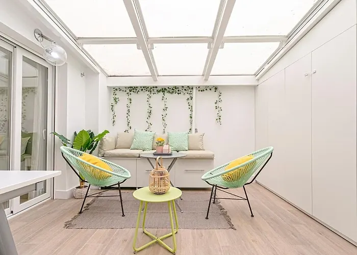 -Malagasunapts-Citycentre Private Patio